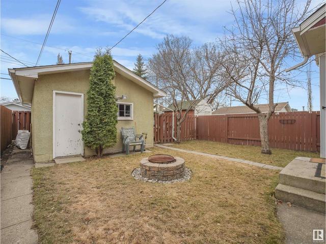 11435 87 St Nw, House detached with 4 bedrooms, 2 bathrooms and 2 parking in Edmonton AB | Image 2