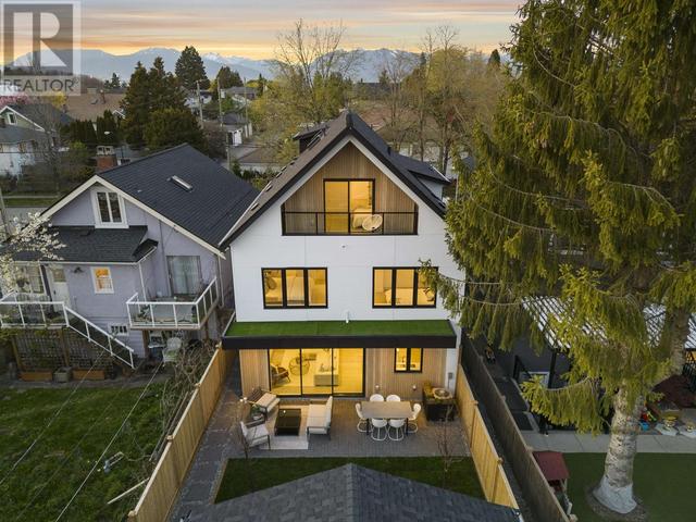 310 E 43 Avenue, House detached with 3 bedrooms, 4 bathrooms and 1 parking in Vancouver BC | Image 40