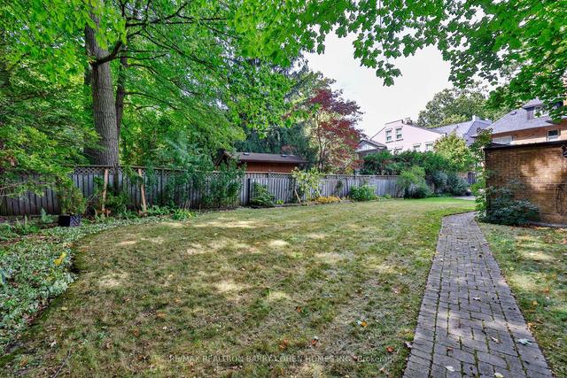 423 Glencairn Ave, House detached with 4 bedrooms, 5 bathrooms and 8 parking in Toronto ON | Image 16