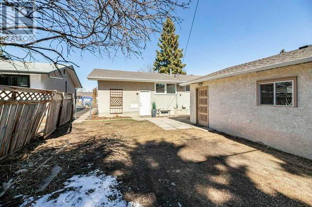 5721 35 Street, House detached with 4 bedrooms, 1 bathrooms and 2 parking in Red Deer AB | Image 24