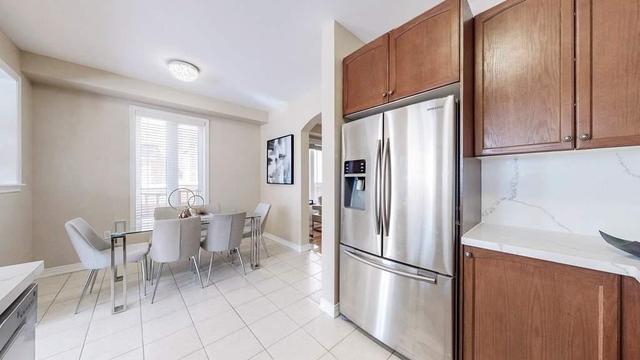 53 Ostrovsky Rd, House semidetached with 4 bedrooms, 4 bathrooms and 4 parking in Vaughan ON | Image 2