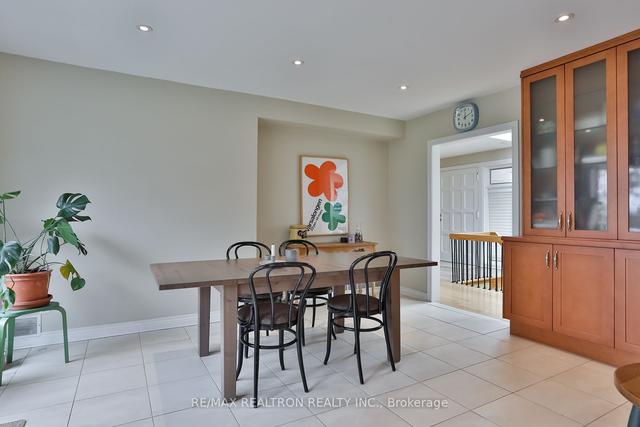 20 Restwell Cres N, House detached with 4 bedrooms, 2 bathrooms and 10 parking in Toronto ON | Image 7