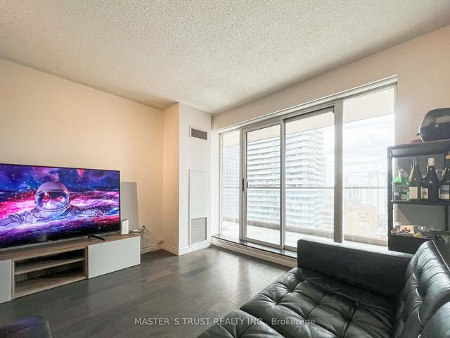 2308 - 909 Bay St, Condo with 2 bedrooms, 2 bathrooms and 1 parking in Toronto ON | Image 22