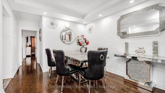 28 Gravenhurst Ave, House semidetached with 4 bedrooms, 4 bathrooms and 7 parking in Toronto ON | Image 3