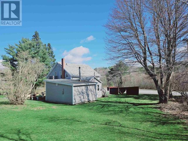 1233 King Street, House other with 4 bedrooms, 2 bathrooms and null parking in Bridgewater NS | Image 6