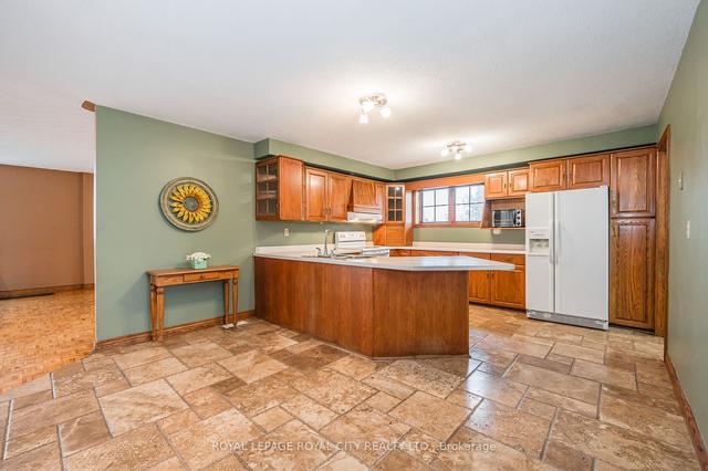 1751 Kirkwall Rd, House detached with 4 bedrooms, 3 bathrooms and 22 parking in Hamilton ON | Image 38