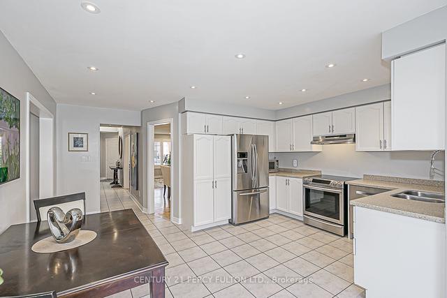 151 Rosanna Cres, House detached with 4 bedrooms, 4 bathrooms and 5 parking in Vaughan ON | Image 4
