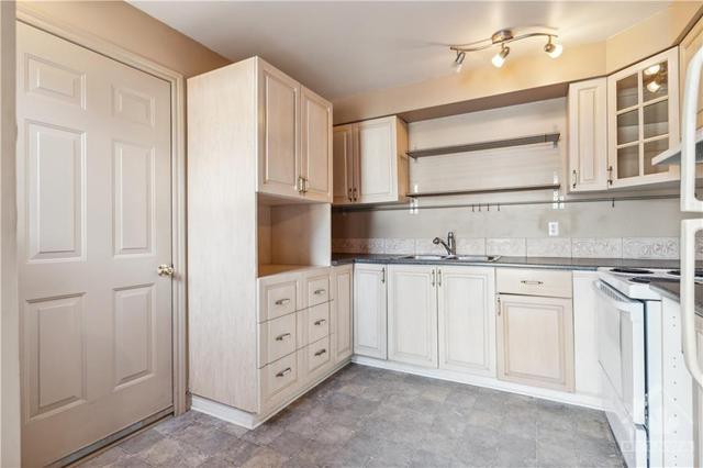 71 Compata Way, Townhouse with 4 bedrooms, 2 bathrooms and 2 parking in Ottawa ON | Image 11