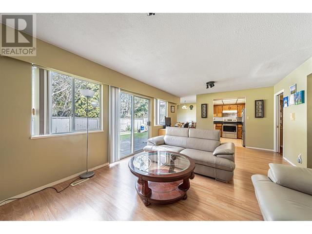 5591 Jaskow Drive, House detached with 4 bedrooms, 3 bathrooms and 4 parking in Richmond BC | Image 10