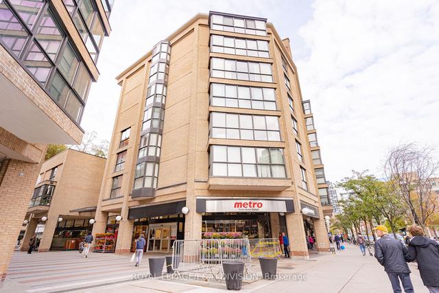 410 - 35 Church St, Condo with 1 bedrooms, 2 bathrooms and 1 parking in Toronto ON | Image 1