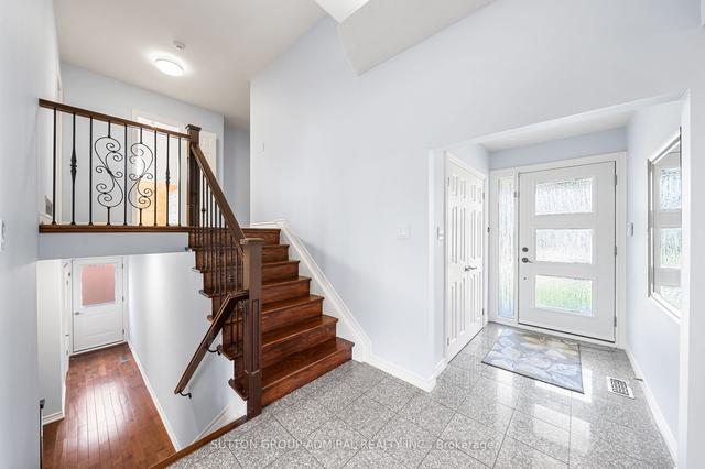83 Cocksfield Ave, House detached with 3 bedrooms, 3 bathrooms and 6 parking in Toronto ON | Image 2