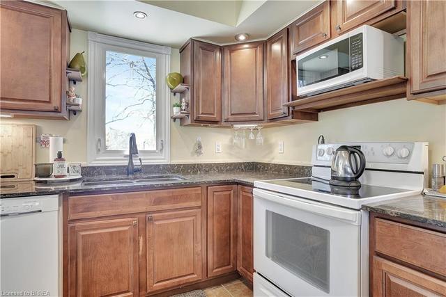 28 Hillier Crescent, House detached with 2 bedrooms, 1 bathrooms and 3 parking in Brantford ON | Image 48