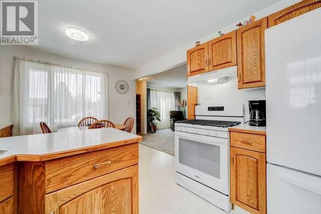 2220 24 Avenue, House semidetached with 3 bedrooms, 1 bathrooms and 4 parking in Coaldale AB | Image 11