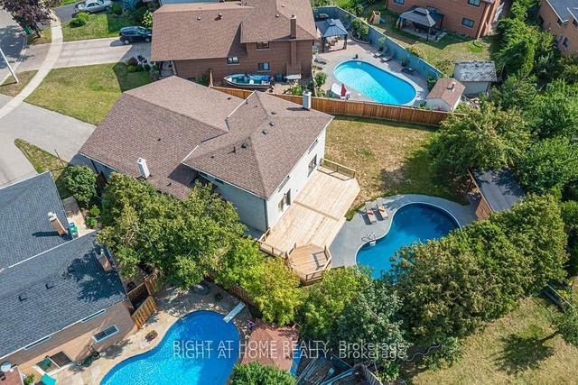 690 Hillman Cres, House detached with 4 bedrooms, 5 bathrooms and 7 parking in Mississauga ON | Image 21