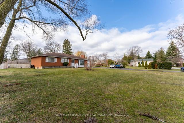 7086 Tremaine Rd, House detached with 3 bedrooms, 3 bathrooms and 6 parking in Milton ON | Image 15