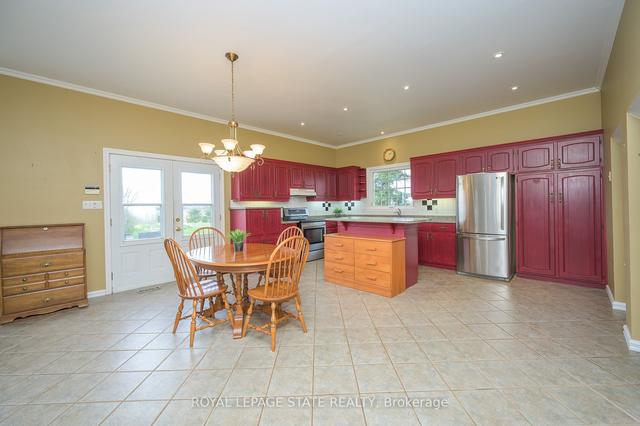 3142 Jerseyville Rd, House detached with 5 bedrooms, 3 bathrooms and 14 parking in Hamilton ON | Image 2