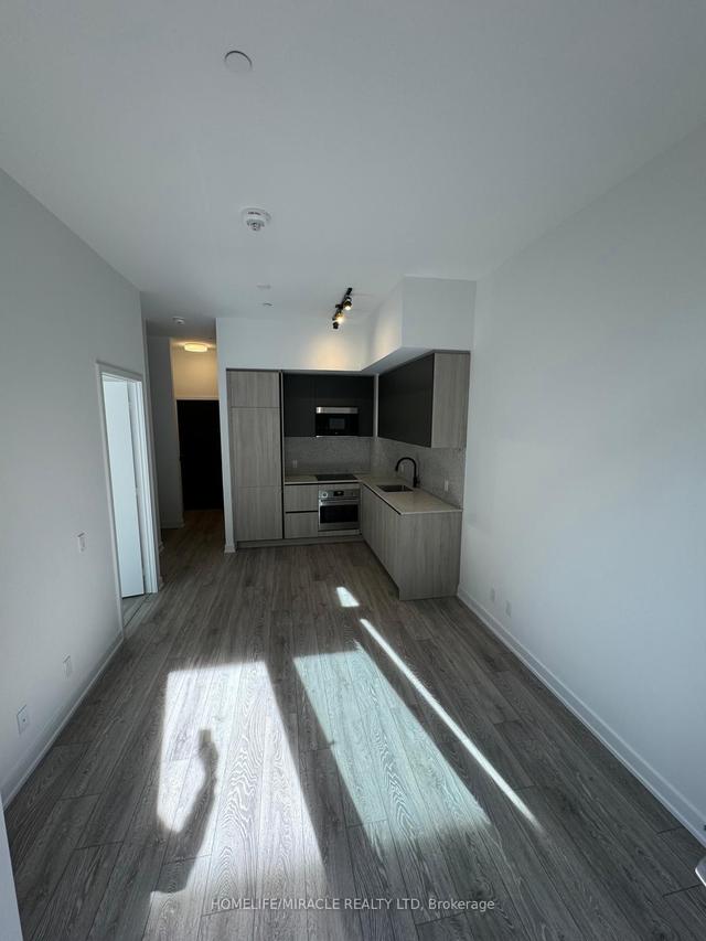 302 - 108 Peter St, Condo with 1 bedrooms, 1 bathrooms and 0 parking in Toronto ON | Image 12