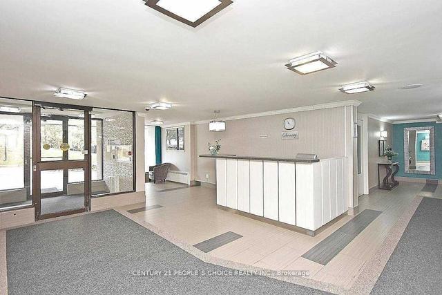 1405 - 15 Kensington Rd, Condo with 2 bedrooms, 1 bathrooms and 1 parking in Brampton ON | Image 15