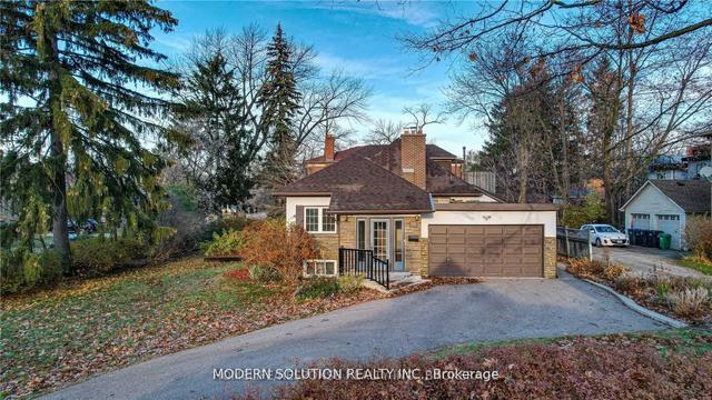 28 Forest Ave, House detached with 4 bedrooms, 2 bathrooms and 5 parking in Mississauga ON | Image 1