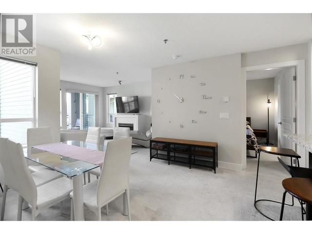 209 - 1093 Sunset Drive, Condo with 2 bedrooms, 2 bathrooms and 1 parking in Kelowna BC | Image 11