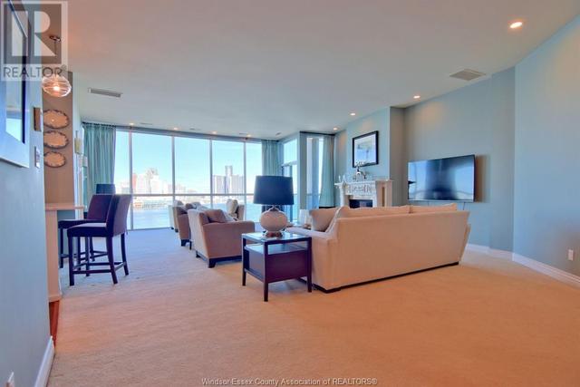 1204 - 1225 Riverside Drive West, Condo with 2 bedrooms, 3 bathrooms and null parking in Windsor ON | Image 6