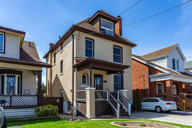 106 Alpine Ave, House detached with 3 bedrooms, 2 bathrooms and 1 parking in Hamilton ON | Image 1