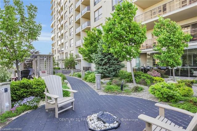 1307 - 330 Ridout St N, Condo with 2 bedrooms, 2 bathrooms and 2 parking in London ON | Image 7