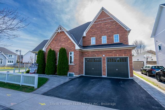 106 Montgomery Ave, House detached with 4 bedrooms, 5 bathrooms and 5 parking in Whitby ON | Image 12