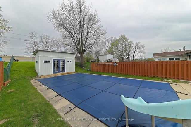 65 Roman Cres, House semidetached with 2 bedrooms, 3 bathrooms and 3 parking in Brantford ON | Image 29