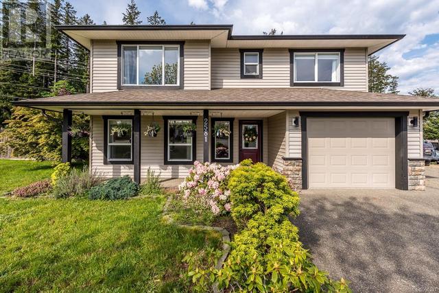 2581 Carstairs Dr, House detached with 5 bedrooms, 3 bathrooms and 1 parking in Courtenay BC | Image 3