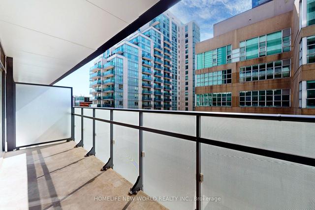 615 - 185 Roehampton Ave, Condo with 1 bedrooms, 1 bathrooms and 0 parking in Toronto ON | Image 4