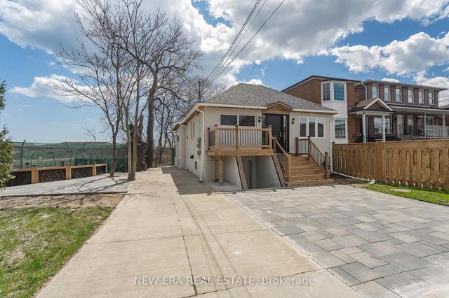 43 Harmony Ave, House detached with 2 bedrooms, 3 bathrooms and 2 parking in Toronto ON | Image 12