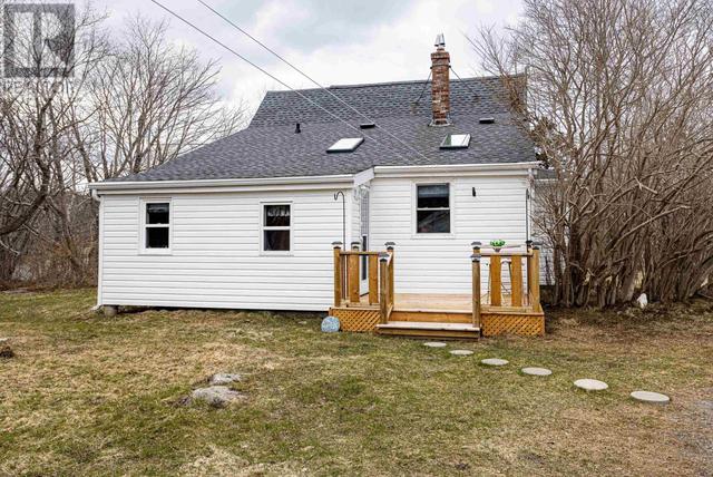 1106 Old Sambro Road, House detached with 3 bedrooms, 1 bathrooms and null parking in Halifax NS | Image 3