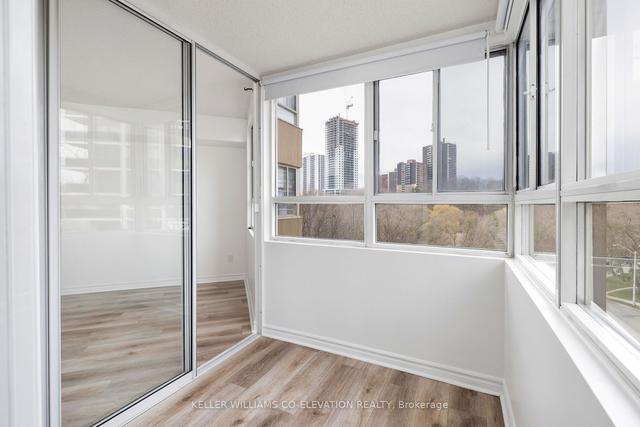 603 - 4 Park Vista, Condo with 1 bedrooms, 1 bathrooms and 1 parking in Toronto ON | Image 2