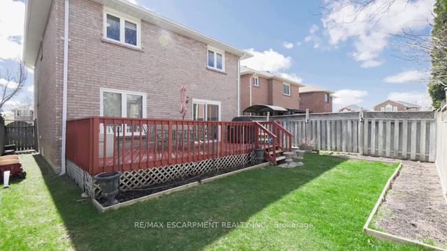 3432 Nutcracker Dr, House detached with 4 bedrooms, 3 bathrooms and 6 parking in Mississauga ON | Image 13