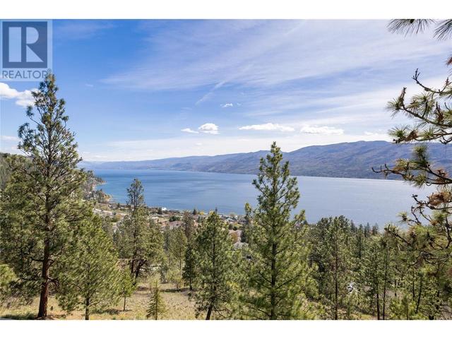 3943 Trepanier Heights Place, House detached with 5 bedrooms, 2 bathrooms and 8 parking in Peachland BC | Image 3