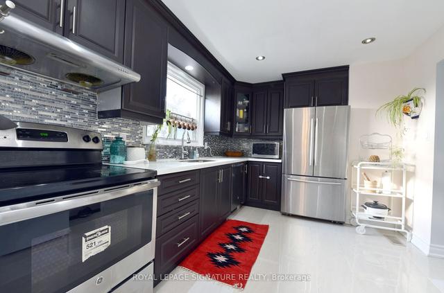 18 Crow Tr, House detached with 3 bedrooms, 3 bathrooms and 2 parking in Toronto ON | Image 29