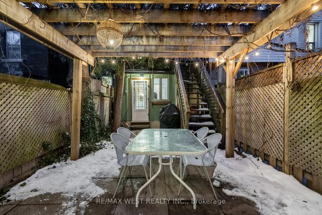 2185 Dundas St W, House attached with 3 bedrooms, 3 bathrooms and 0 parking in Toronto ON | Image 32