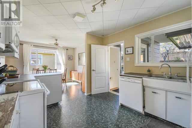 657 First St, House detached with 3 bedrooms, 2 bathrooms and 4 parking in Nanaimo BC | Image 8