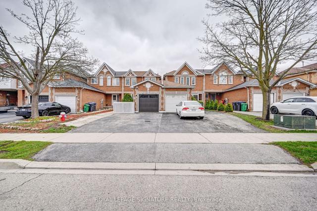 12 Mullis Cres, House attached with 3 bedrooms, 4 bathrooms and 3 parking in Brampton ON | Image 1