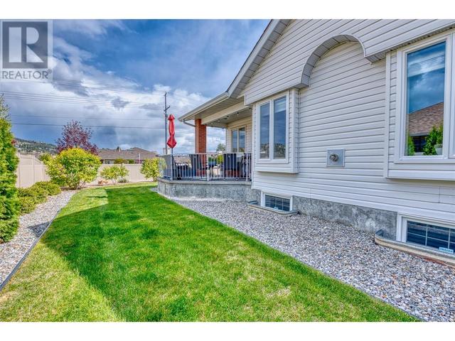 102 - 1885 Parkview Crescent, House attached with 4 bedrooms, 3 bathrooms and 4 parking in Kelowna BC | Image 55