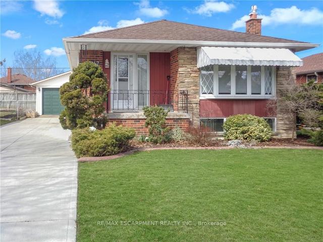 247 Fernwood Cres, House detached with 3 bedrooms, 2 bathrooms and 7 parking in Hamilton ON | Image 12
