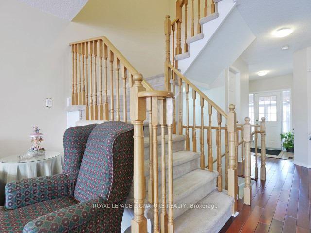3964 Lacman Tr, House semidetached with 3 bedrooms, 3 bathrooms and 3 parking in Mississauga ON | Image 5