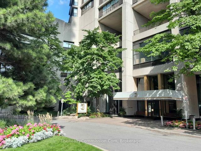 2037 - 33 Harbour Sq, Condo with 2 bedrooms, 2 bathrooms and 1 parking in Toronto ON | Image 25