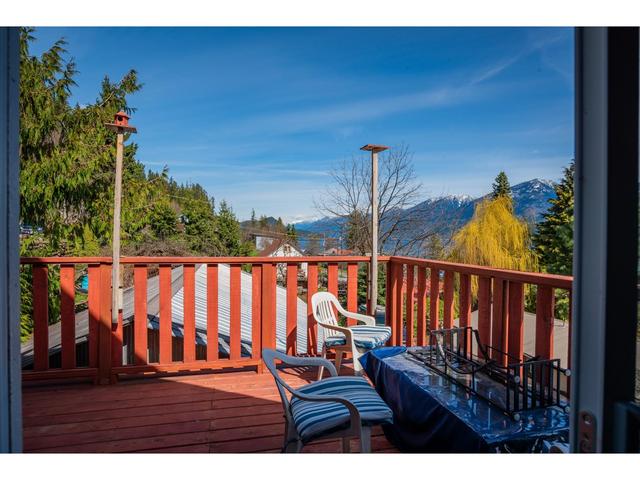 3553 Sprague Street, House detached with 2 bedrooms, 2 bathrooms and null parking in Central Kootenay D BC | Image 51