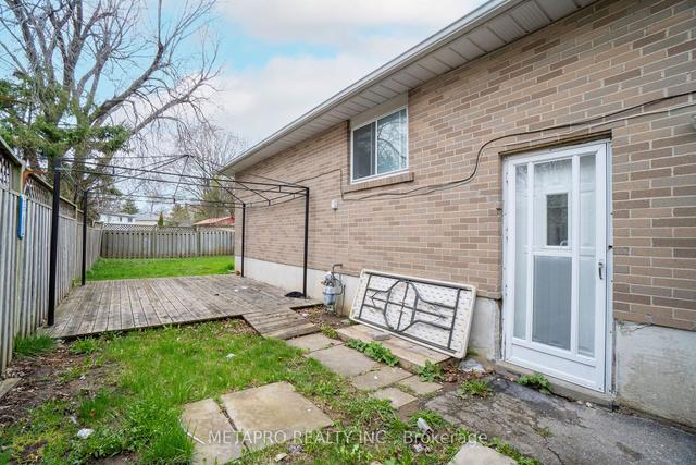 270 Archdekin Dr, House semidetached with 3 bedrooms, 2 bathrooms and 3 parking in Brampton ON | Image 15