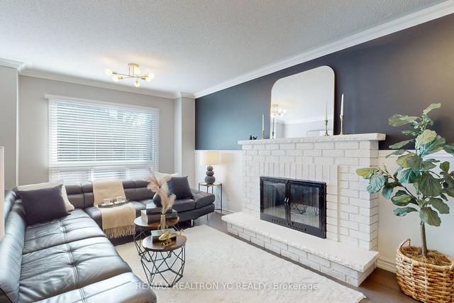 83 Valleyway Cres, House detached with 4 bedrooms, 4 bathrooms and 4 parking in Vaughan ON | Image 2