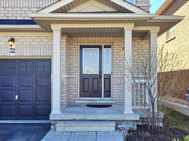 32 Black Maple Cres, House semidetached with 3 bedrooms, 4 bathrooms and 3 parking in Vaughan ON | Image 12