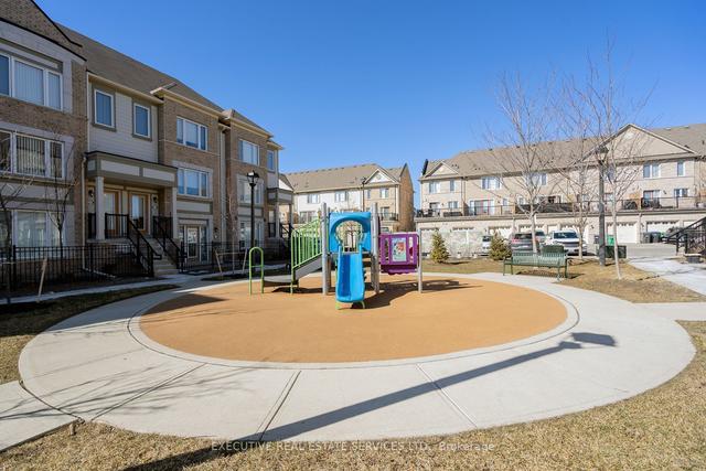 33 - 1 Beckenrose Crt, Townhouse with 2 bedrooms, 3 bathrooms and 1 parking in Brampton ON | Image 23