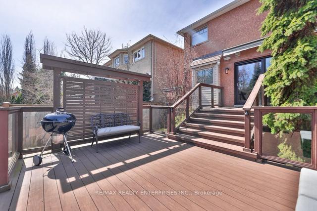 1127 Queen St W, House detached with 4 bedrooms, 4 bathrooms and 6 parking in Mississauga ON | Image 32